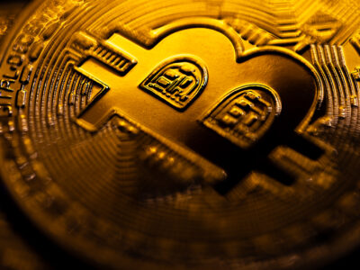 「高く買って、安く売る」ビットコイン企業たち――崩壊が噂されるトレジャリー戦略の現在地